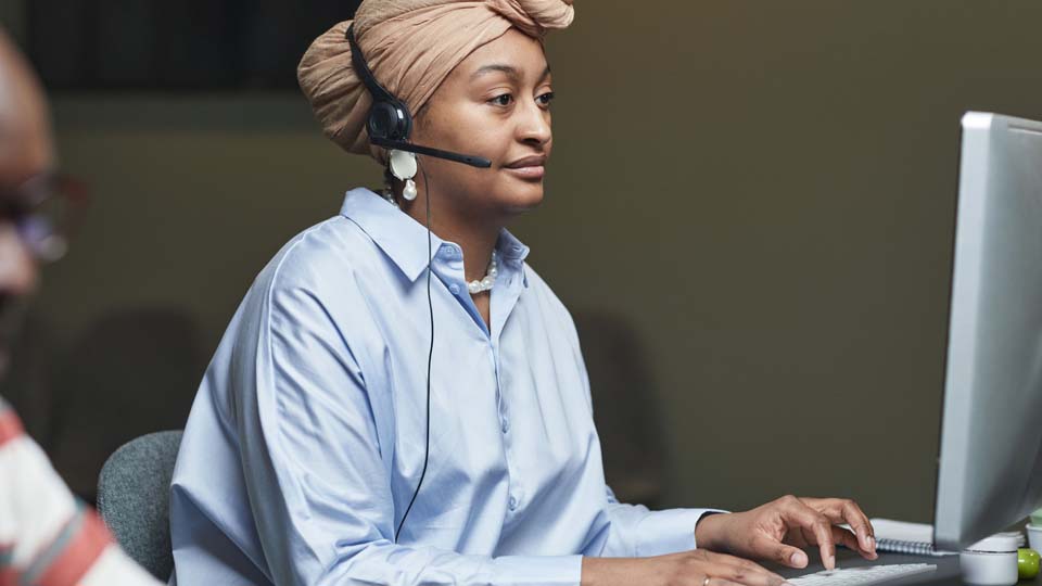 Concierge digital enregistrant la requête d'une entreprise en ligne
